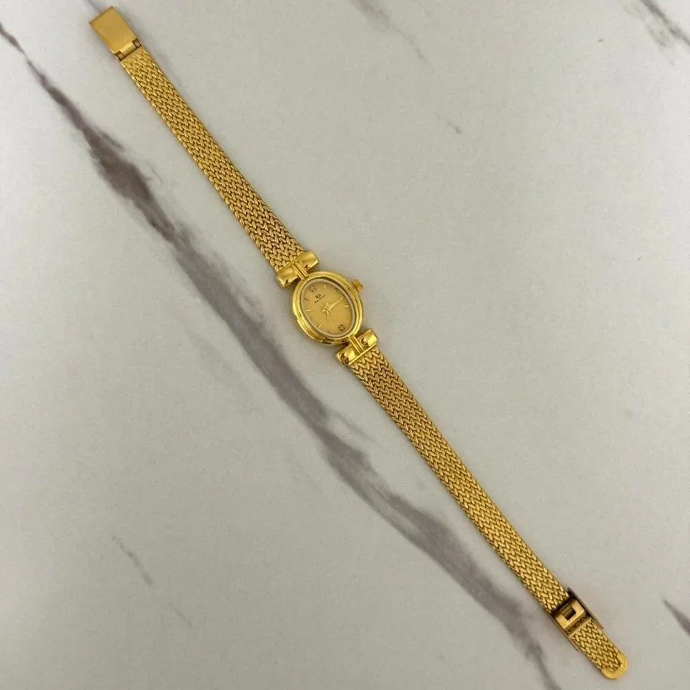 Sku:0380 gold‎ mini watch vintage vibe + in a gift box They fit any hand size
